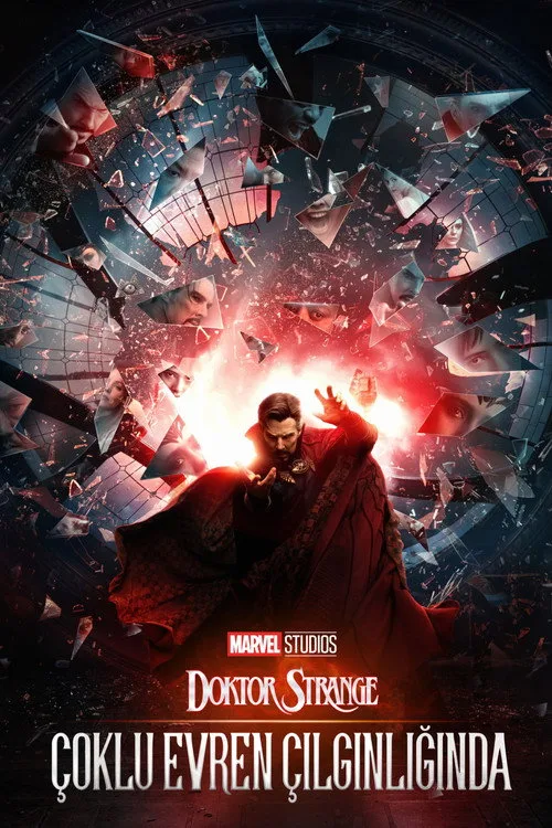 Doktor Strange Çoklu Evren Çılgınlığında afişi
