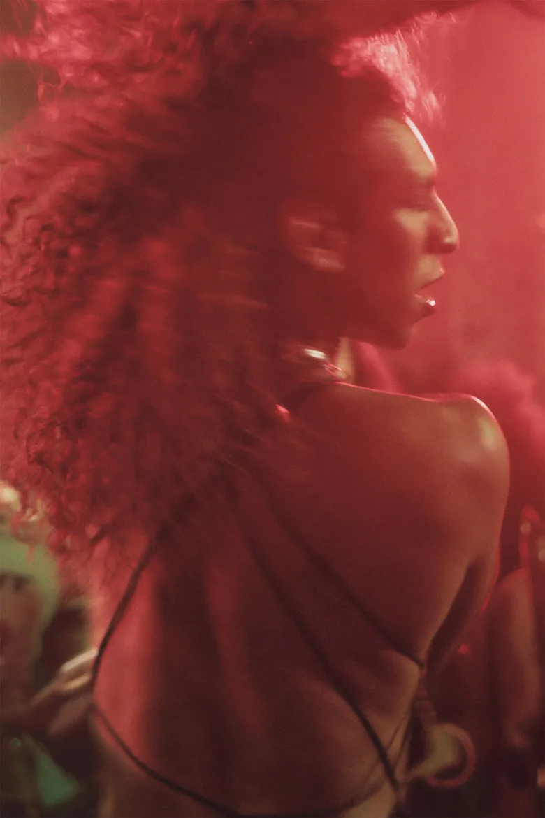 A Margem do Rio Film izle