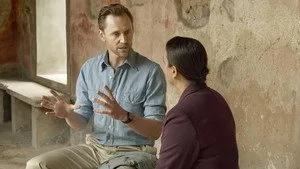 Tom Hiddleston ile Pompeii: Zamanın Durduğu Gün S01B02